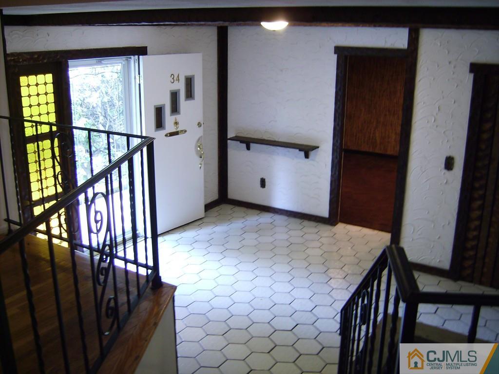 34 Landsdowne Road East Brunswick, NJ 08816 - Photo 4 of 19 Gallery Image 4