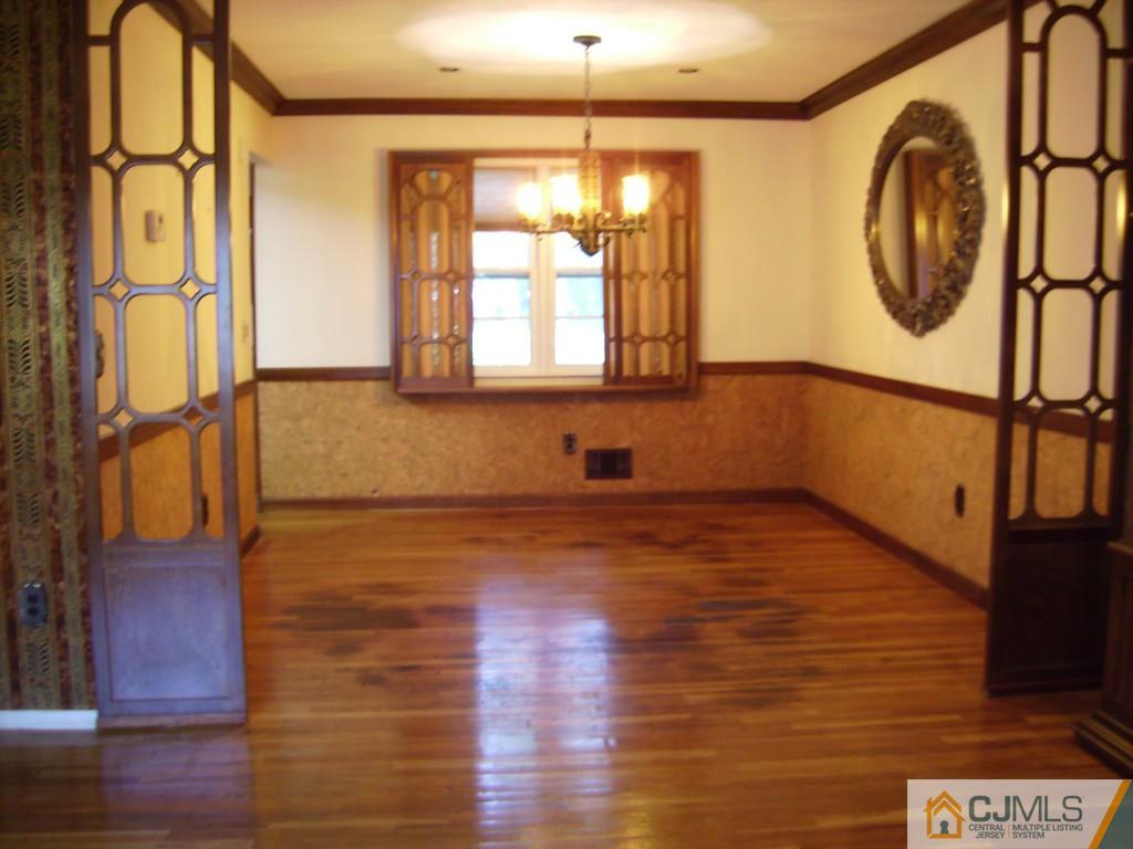 34 Landsdowne Road East Brunswick, NJ 08816 - Photo 6 of 19 Gallery Image 6