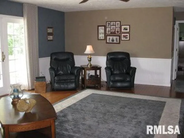 $729,000 | 17215 Mangold Road, Edelstein, IL 61526