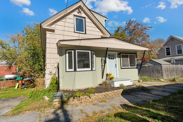 $279,900 | 44 6th Street, Auburn, ME 04210
