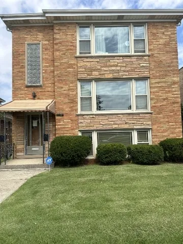 $2,400 | 6408 West Raven Street, Unit 2, Chicago, IL 60631
