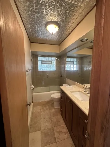 $2,400 | 6408 West Raven Street, Unit 2, Chicago, IL 60631