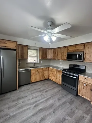 $2,400 | 6408 West Raven Street, Unit 2, Chicago, IL 60631