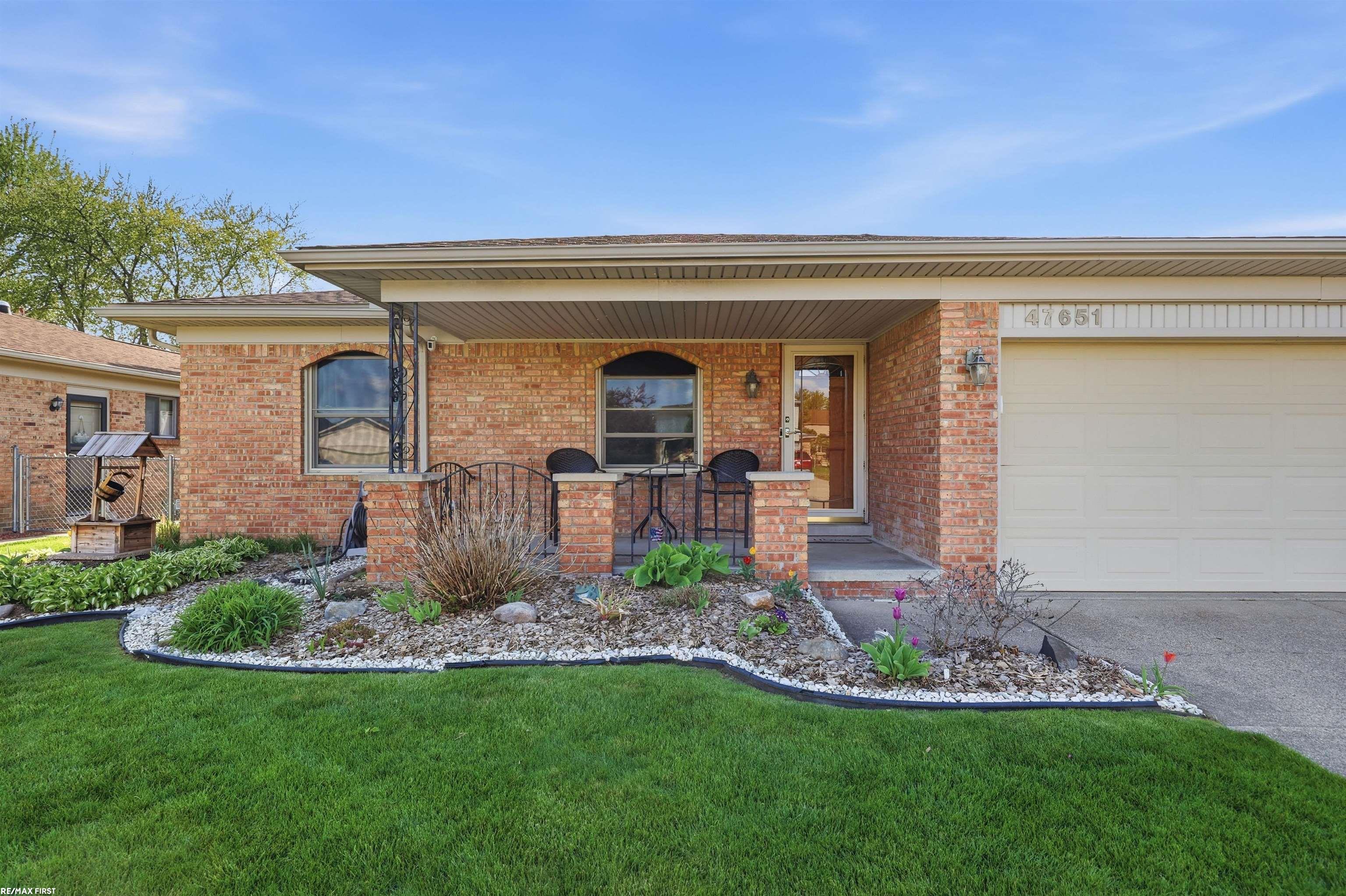47651 Chrys Road Macomb, MI 48044 - Photo 3 of 46