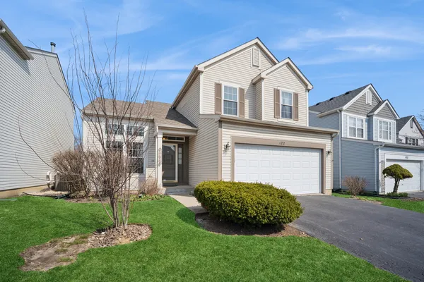 $340,000 | 122 East Aspen Circle, Hainesville, IL 60030