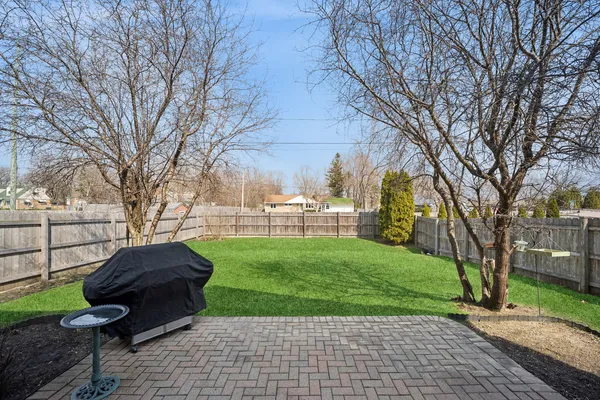 $340,000 | 122 East Aspen Circle, Hainesville, IL 60030