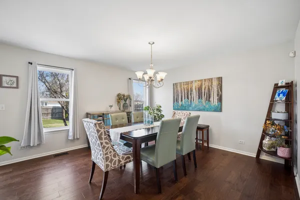 $340,000 | 122 East Aspen Circle, Hainesville, IL 60030
