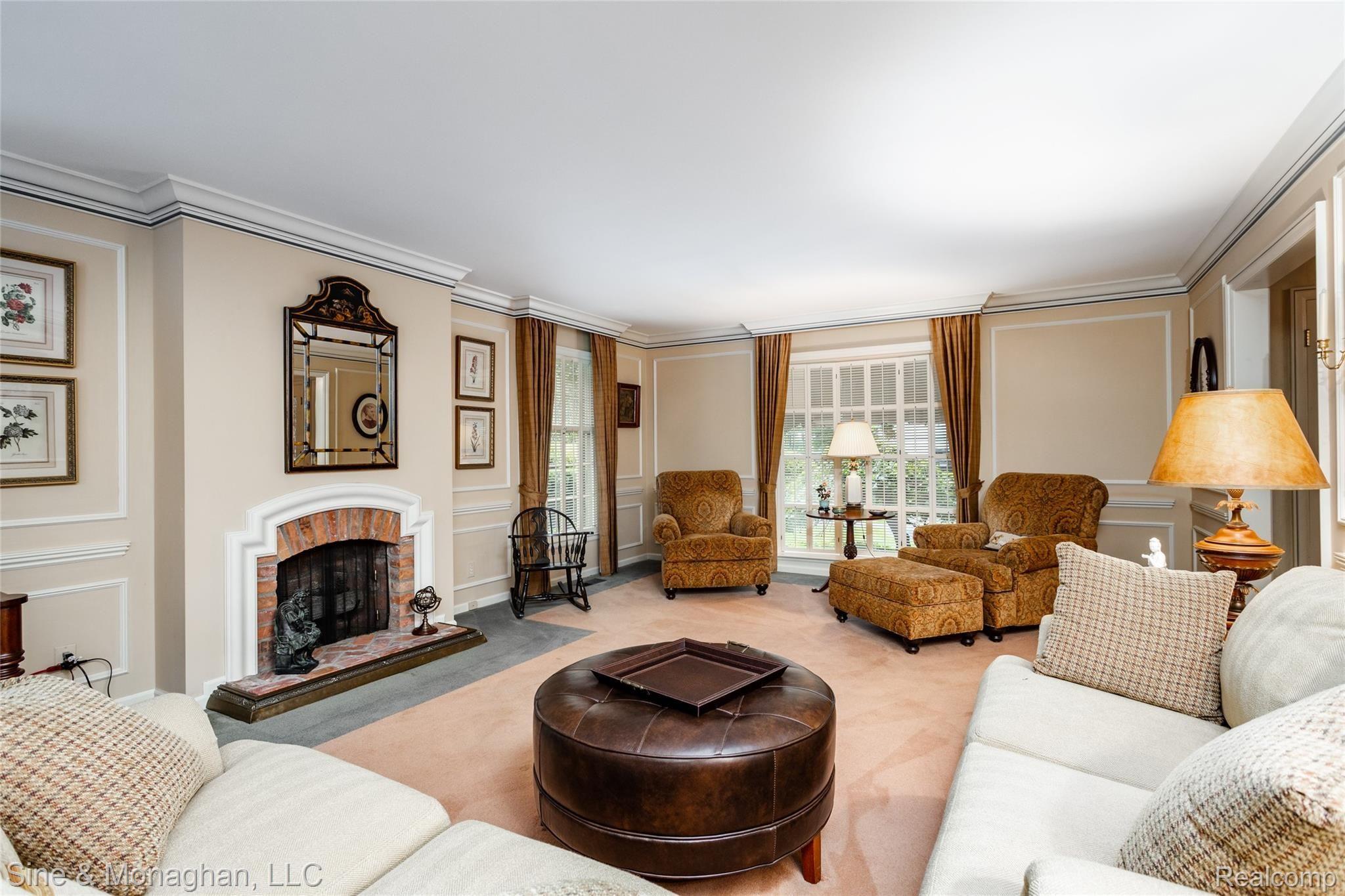 523 Thorntree Road Grosse Pointe, MI 48236 - Photo 11 of 59 523 Thorntree L003.jpg