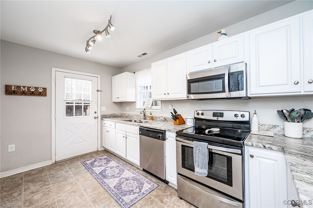 4959 Three Chopt Road Louisa, VA 23093 - Photo 11 of 28 Kitchen with view of back/side door