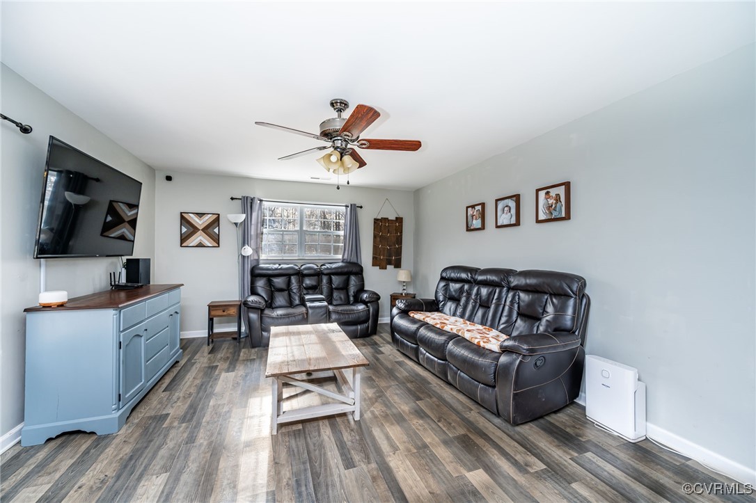 4959 Three Chopt Road Louisa, VA 23093 - Photo 5 of 28 Living room