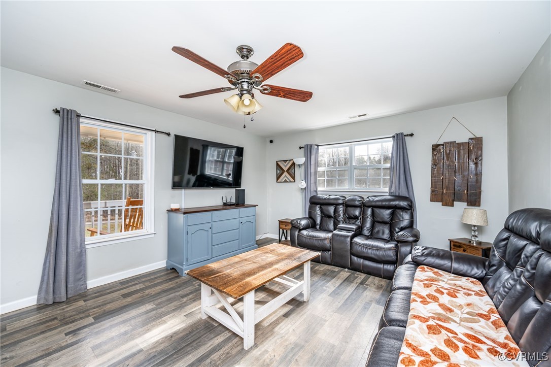 4959 Three Chopt Road Louisa, VA 23093 - Photo 6 of 28 Living room