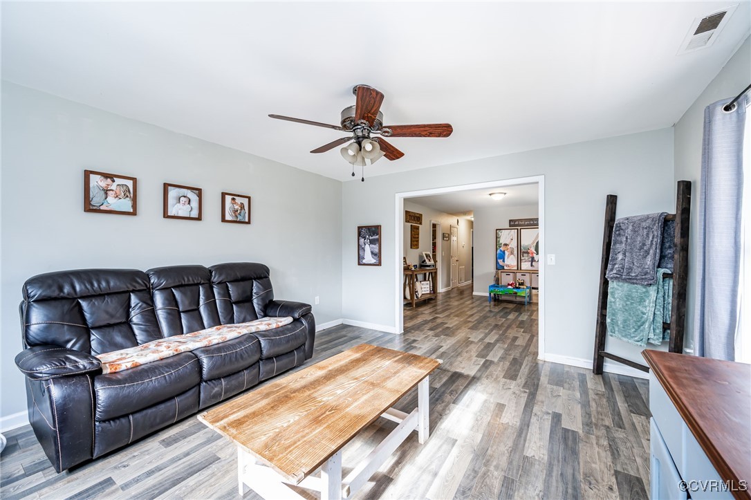 4959 Three Chopt Road Louisa, VA 23093 - Photo 7 of 28 Living room with view of entryway/foyer