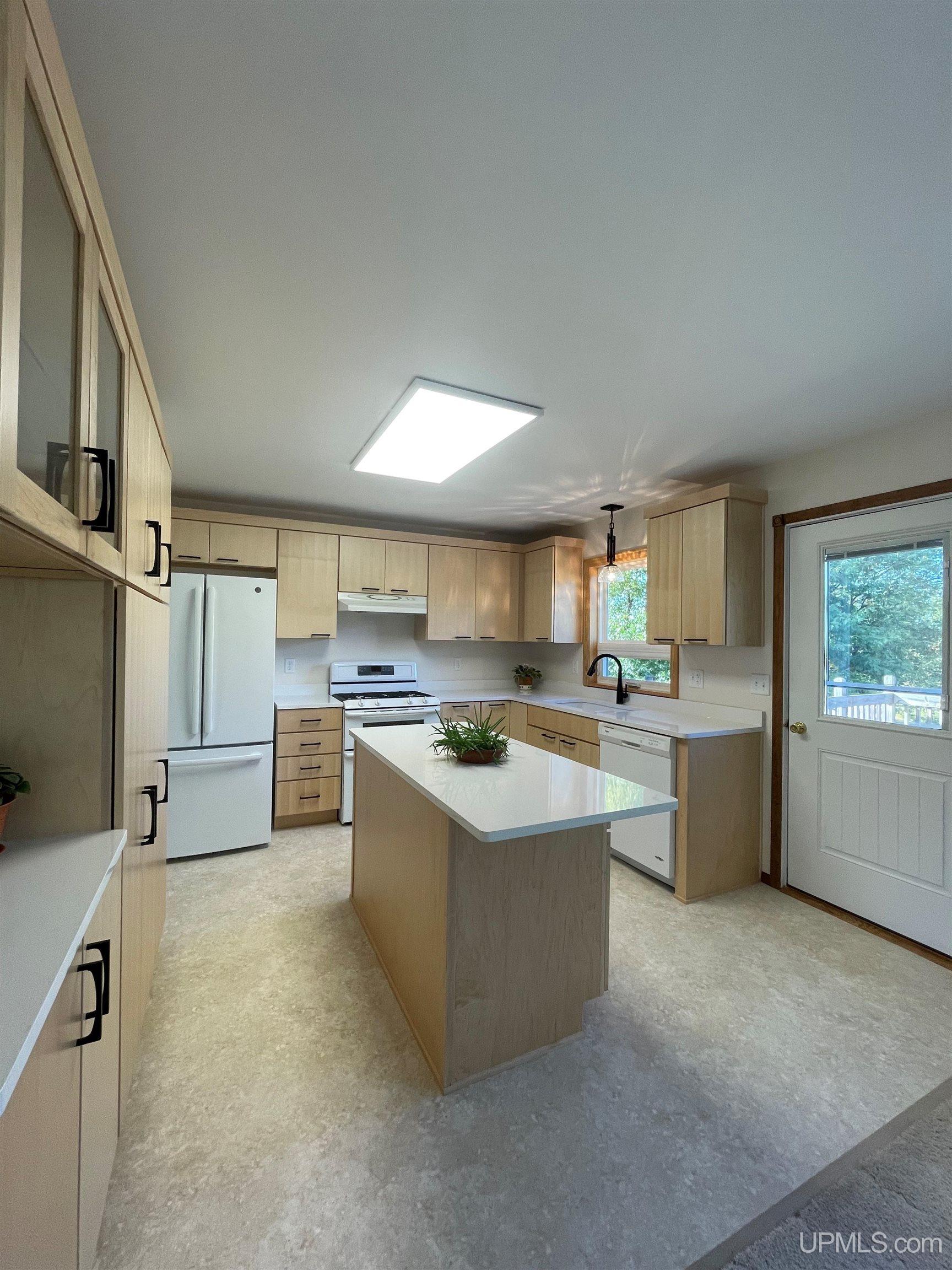 17 South Blue Lake Road Gwinn, MI 49841 - Photo 12 of 38