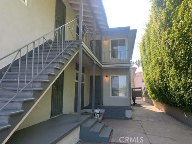 7212 South La Cienega Boulevard Inglewood, CA 90302 - Photo 2 of 8 a view of entryway with a front door