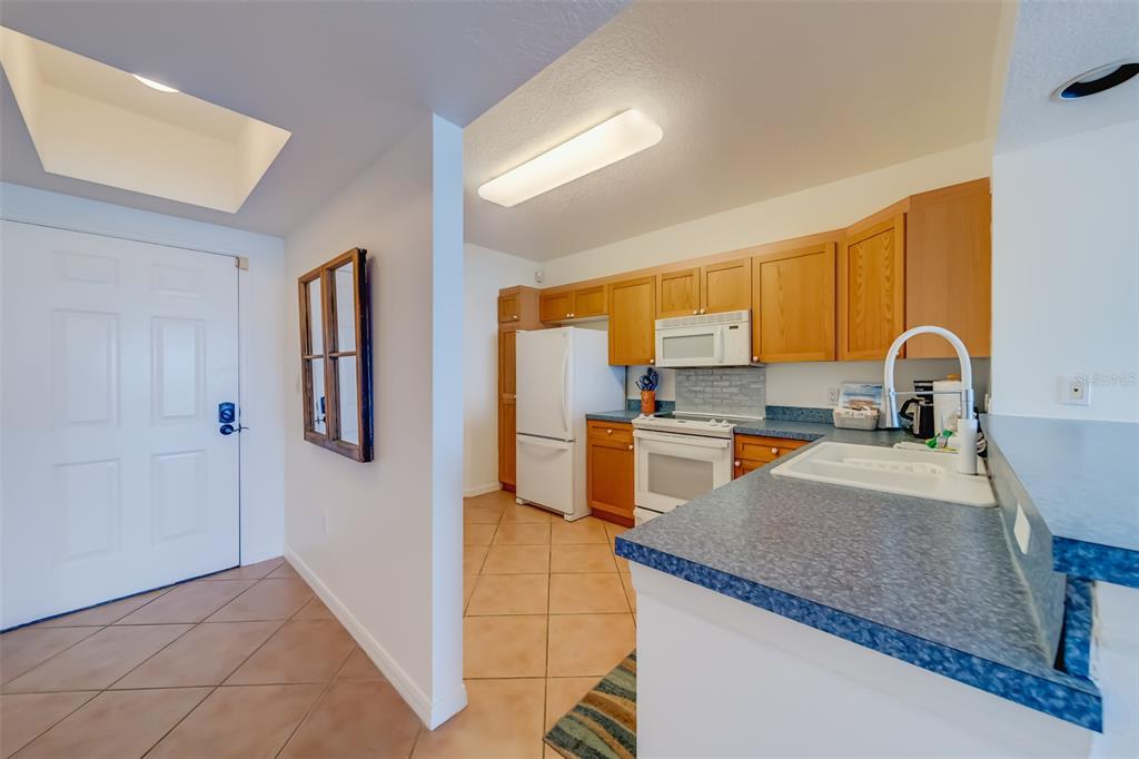 16550 Gulf Boulevard, Unit 643 North Redington Beach, FL 33708 - Photo 4 of 67