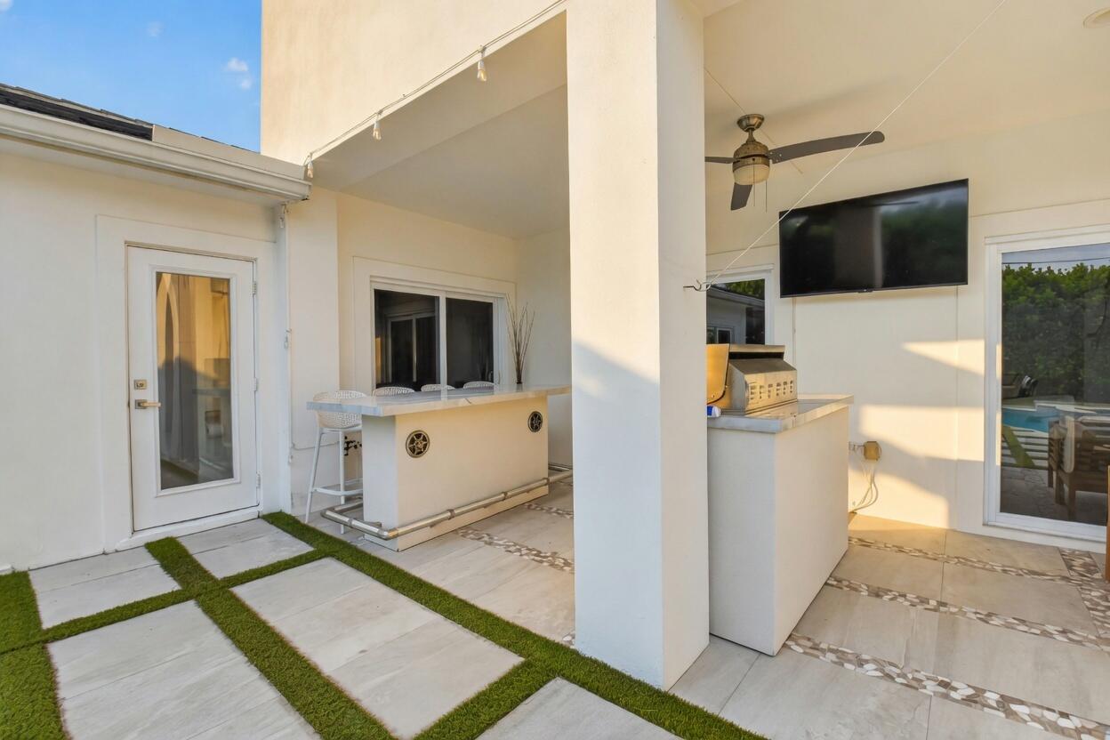 1044 Northwest 6th Drive Boca Raton, FL 33486 - Photo 36 of 65 38C8yHr