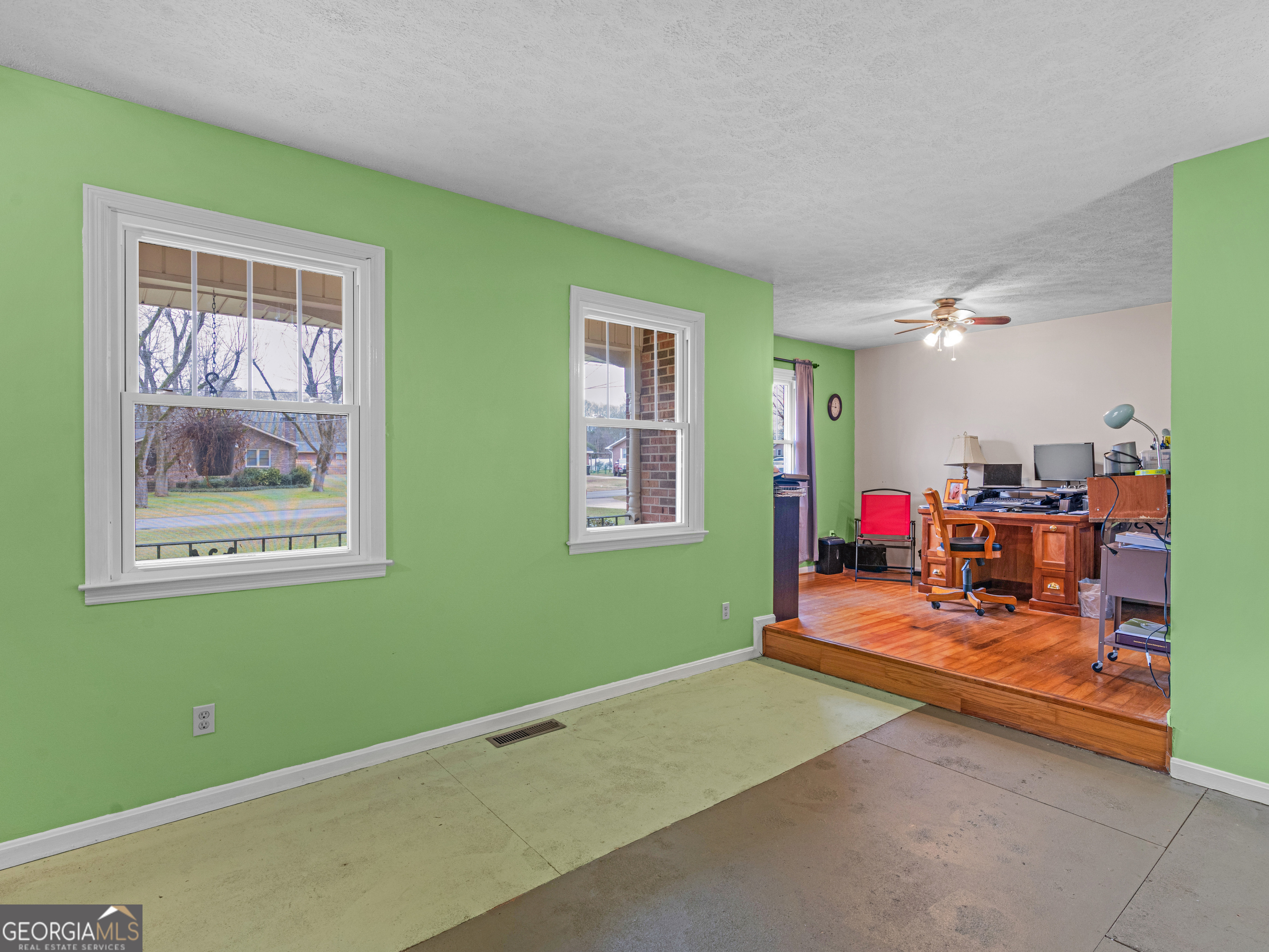 329 Pine Street Barnesville, GA 30204 - Photo 10 of 57