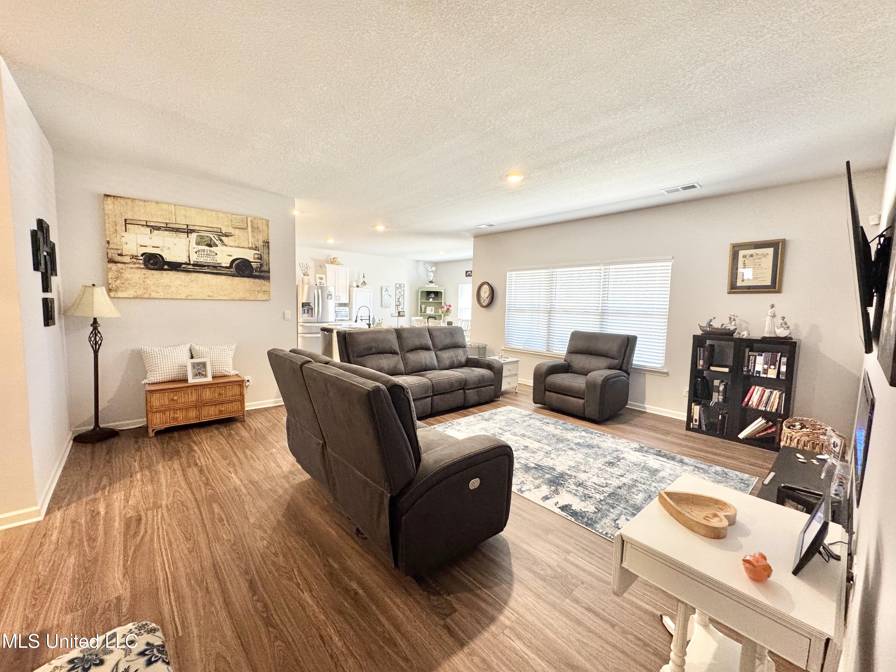 2347 Hyacinth Lane Hernando, MS 38632 - Photo 4 of 29 IMG_9482