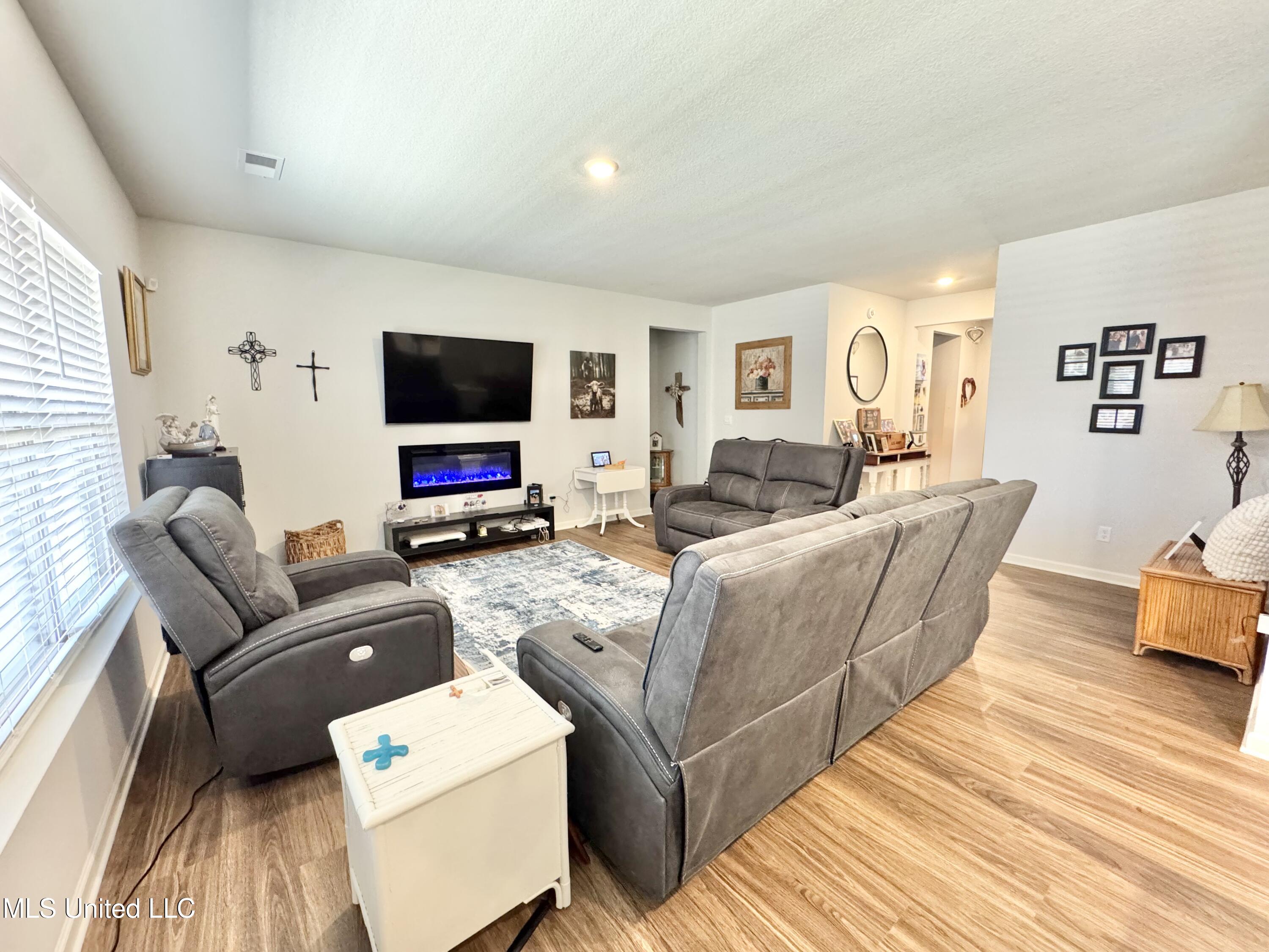 2347 Hyacinth Lane Hernando, MS 38632 - Photo 5 of 29 IMG_9489