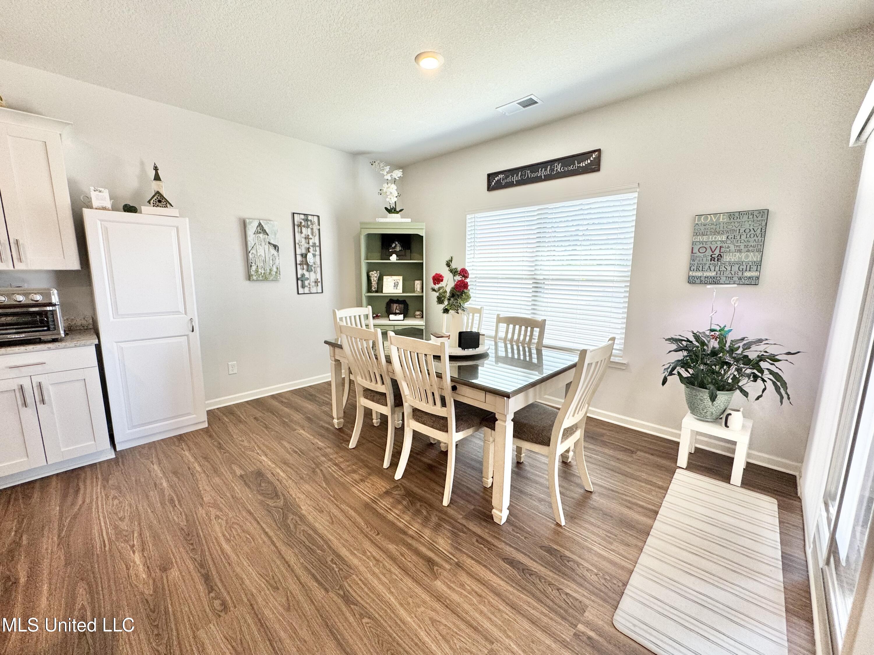 2347 Hyacinth Lane Hernando, MS 38632 - Photo 10 of 29 IMG_9485