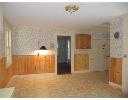 21 Old Winthrop Road Augusta, ME 04330 - Photo 5 of 19 Kitchen.
