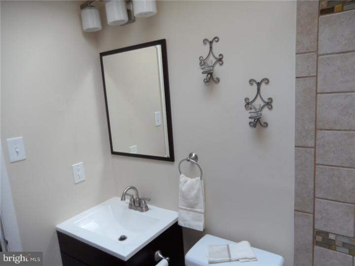 11859 Brandon Road Philadelphia, PA 19154 - Photo 3 of 23 Bathroom