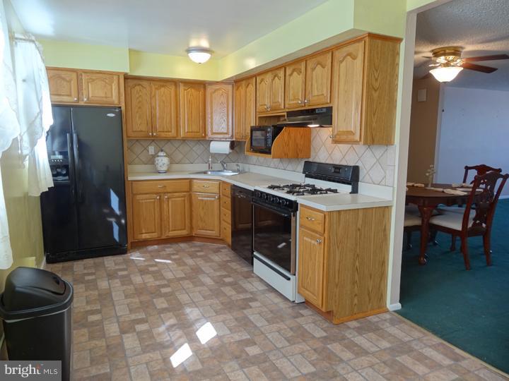 11859 Brandon Road Philadelphia, PA 19154 - Photo 4 of 23 Gallery Image 4