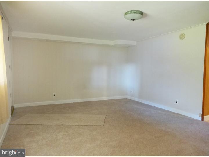 11859 Brandon Road Philadelphia, PA 19154 - Photo 8 of 23 Gallery Image 8