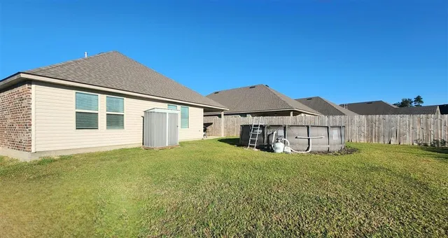 $2,400 | 876 Gold Finch Way, Lake Charles, LA 70611