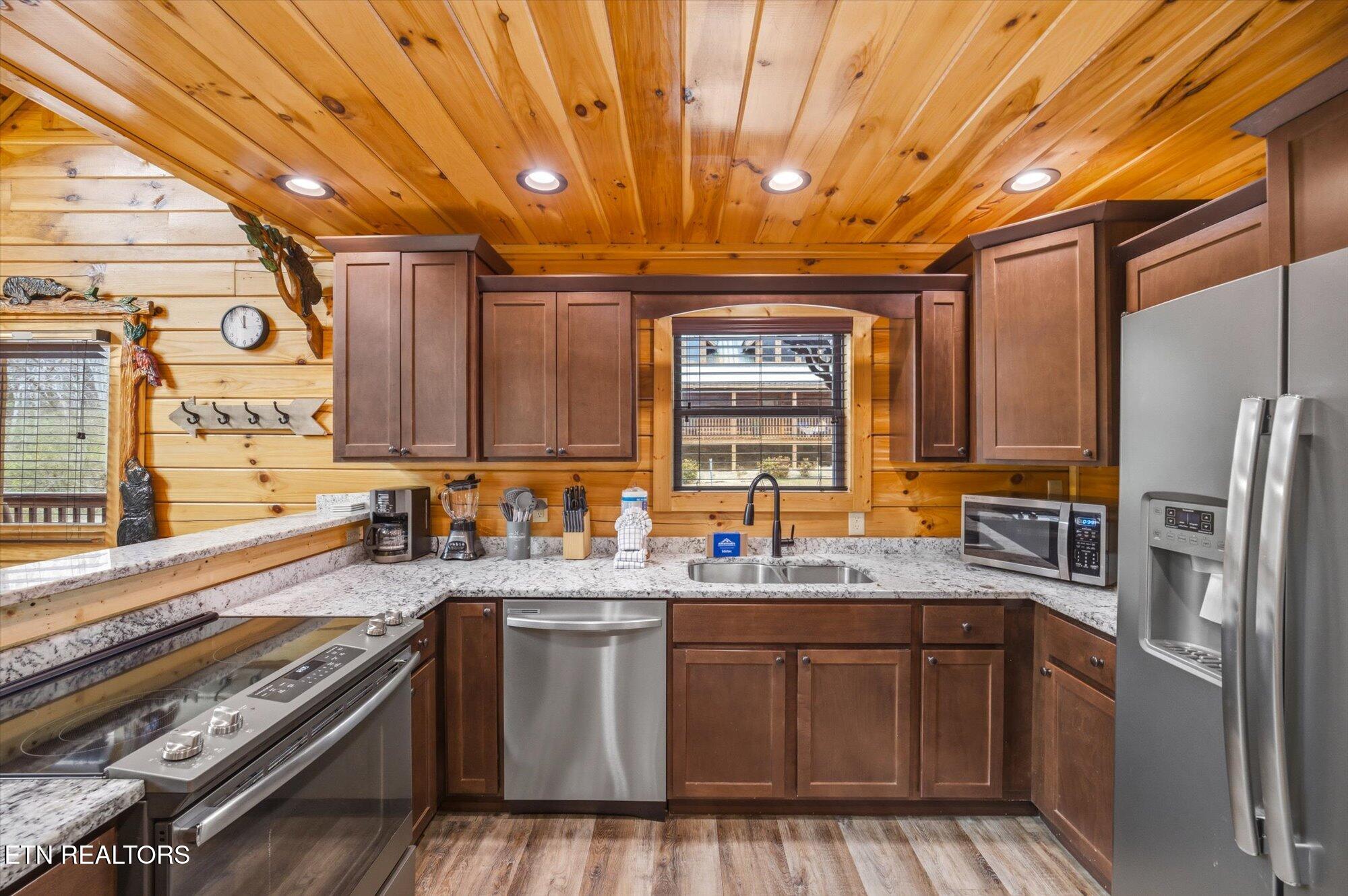 551 Blackberry Ridge Way Pigeon Forge, TN 37863 - Photo 16 of 60 551 Blackberry Ridge Way