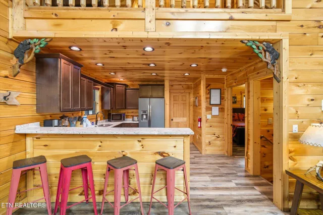 $925,000 | 551 Blackberry Ridge Way, Pigeon Forge, TN 37863