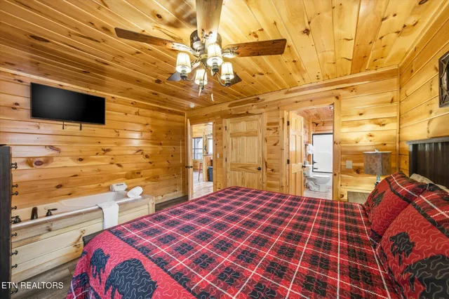 $925,000 | 551 Blackberry Ridge Way, Pigeon Forge, TN 37863