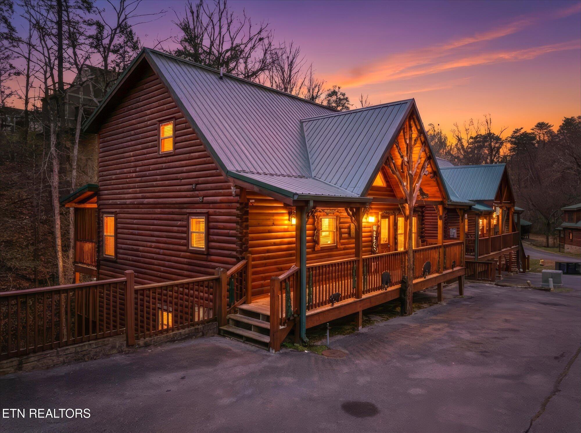 551 Blackberry Ridge Way Pigeon Forge, TN 37863 - Photo 3 of 60 551 Blackberry Ridge Way