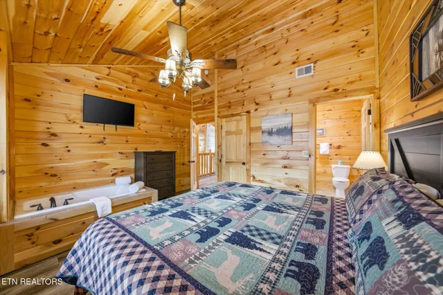 $925,000 | 551 Blackberry Ridge Way, Pigeon Forge, TN 37863