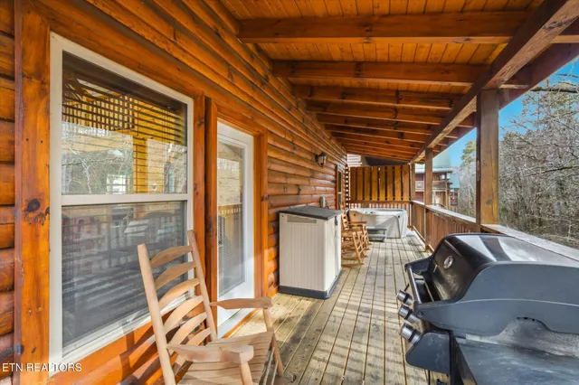 $925,000 | 551 Blackberry Ridge Way, Pigeon Forge, TN 37863