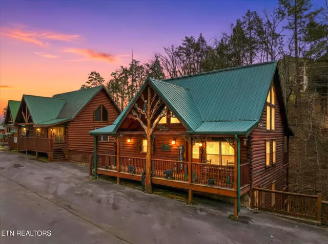 $925,000 | 551 Blackberry Ridge Way, Pigeon Forge, TN 37863