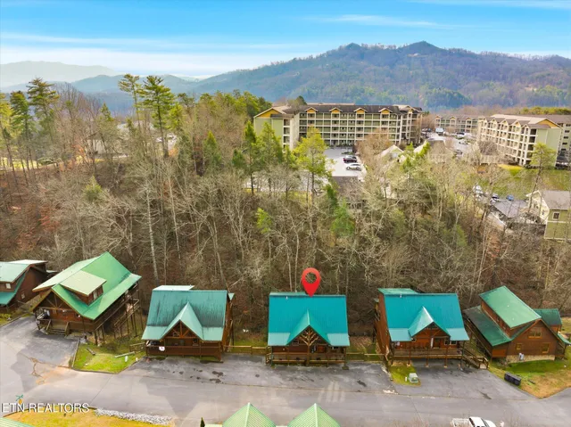 $925,000 | 551 Blackberry Ridge Way, Pigeon Forge, TN 37863