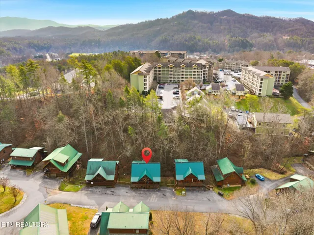$925,000 | 551 Blackberry Ridge Way, Pigeon Forge, TN 37863