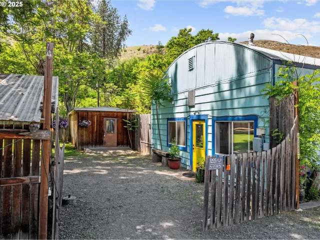 $550,000 | 53943 Highway 86, Halfway, OR 97834