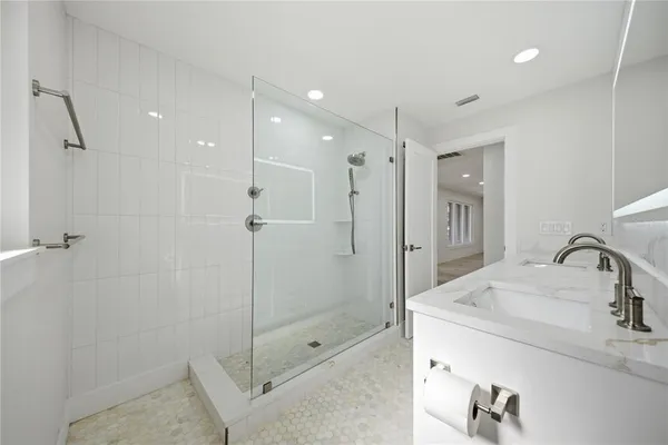 $3,900 | 1301 62nd Terrace South, St. Petersburg, FL 33705