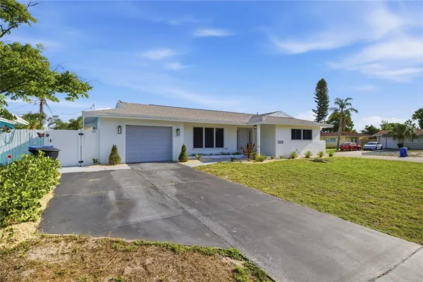 $3,900 | 1301 62nd Terrace South, St. Petersburg, FL 33705