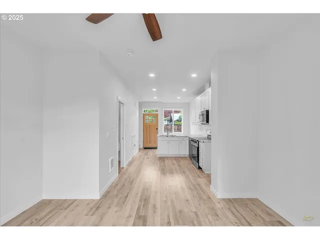 $299,900 | 9418 North Bristol Avenue, Portland, OR 97203