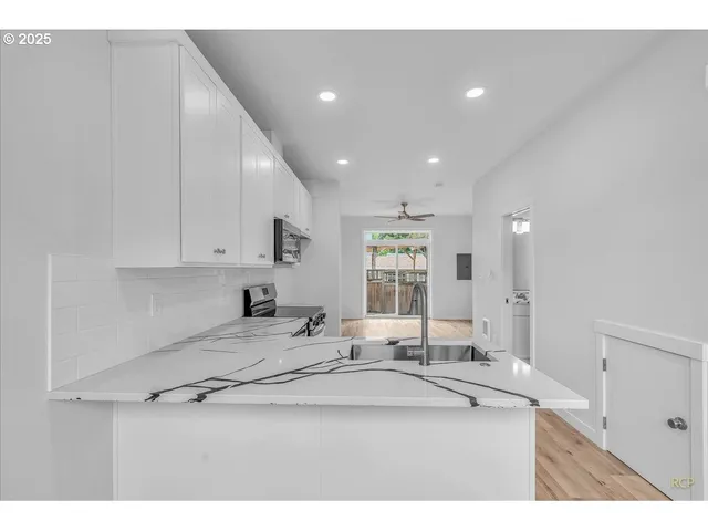 $299,900 | 9418 North Bristol Avenue, Portland, OR 97203