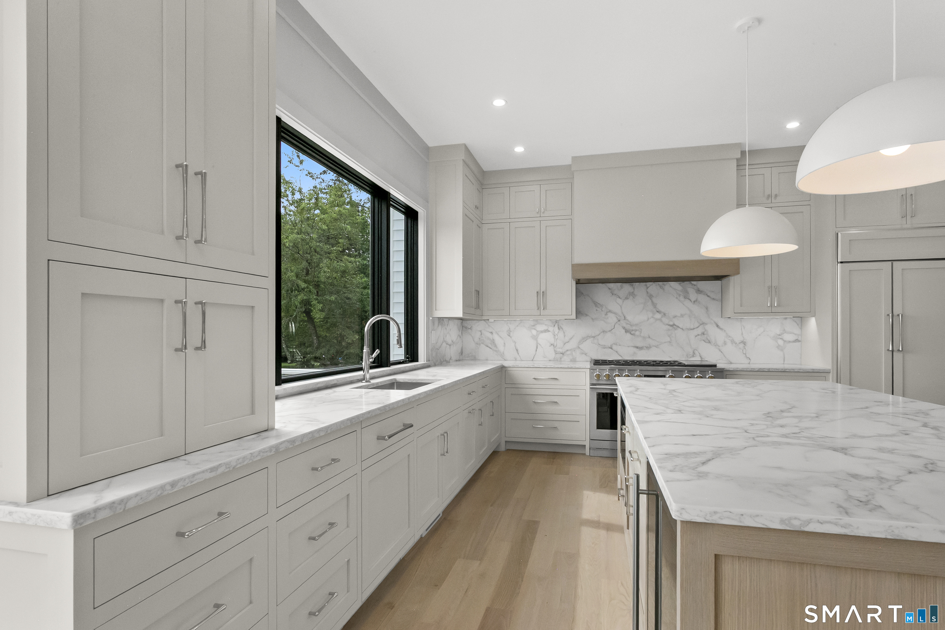 110 Porters Hill Road Trumbull, CT 06611 - Photo 4 of 39 Gallery Image 4