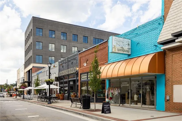 $1,095,000 | 3552 Lake Ridge Drive, Gainesville, GA 30506