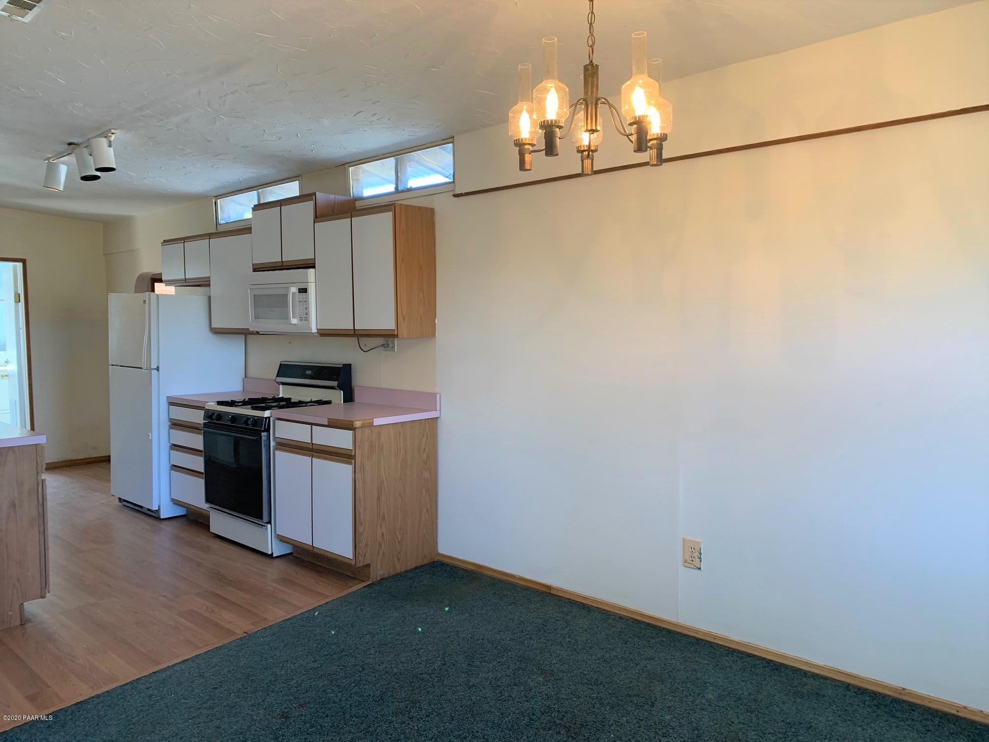13250 Kofa Road Mayer, AZ 86333 - Photo 8 of 19 Kitchen