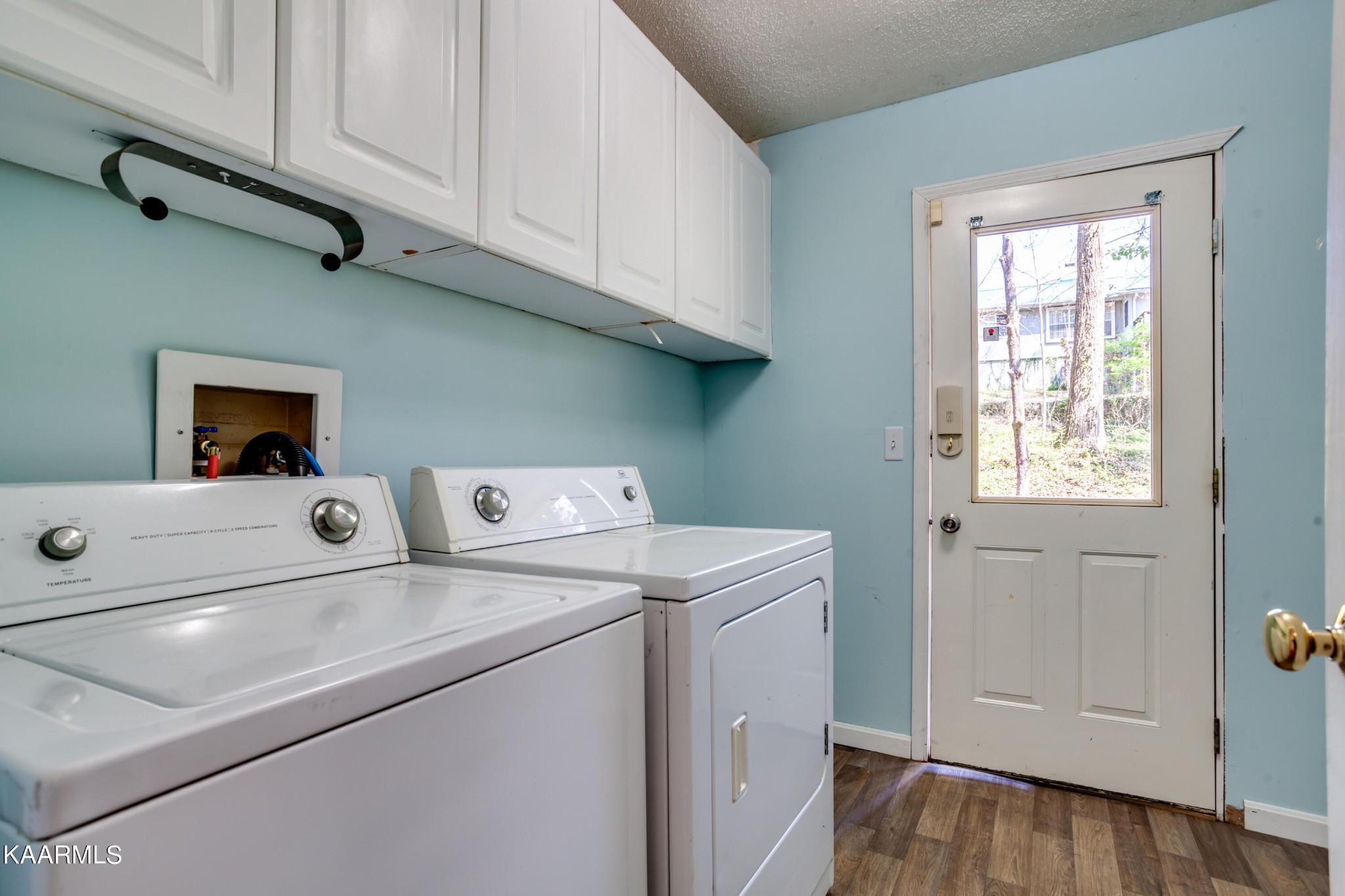 126 Taylor Road Oak Ridge, TN 37830 - Photo 17 of 34 a utility room with dryer and washer