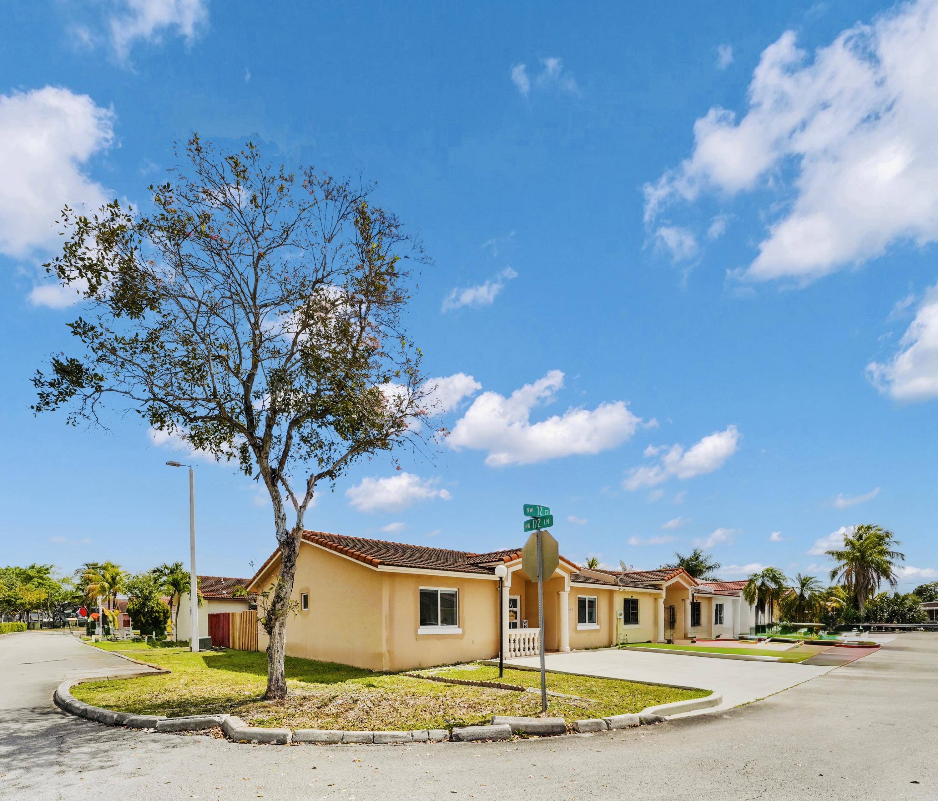 DSC03121 OUTSIDE OPENING SHOT