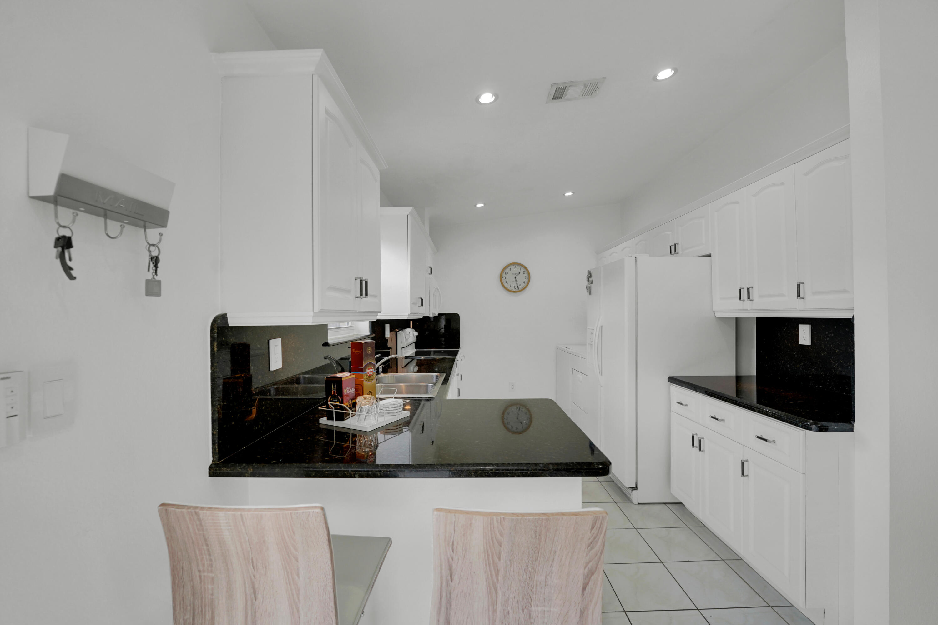 17255 Northwest 72nd Court Hialeah, FL 33015 - Photo 11 of 51 DSC03006