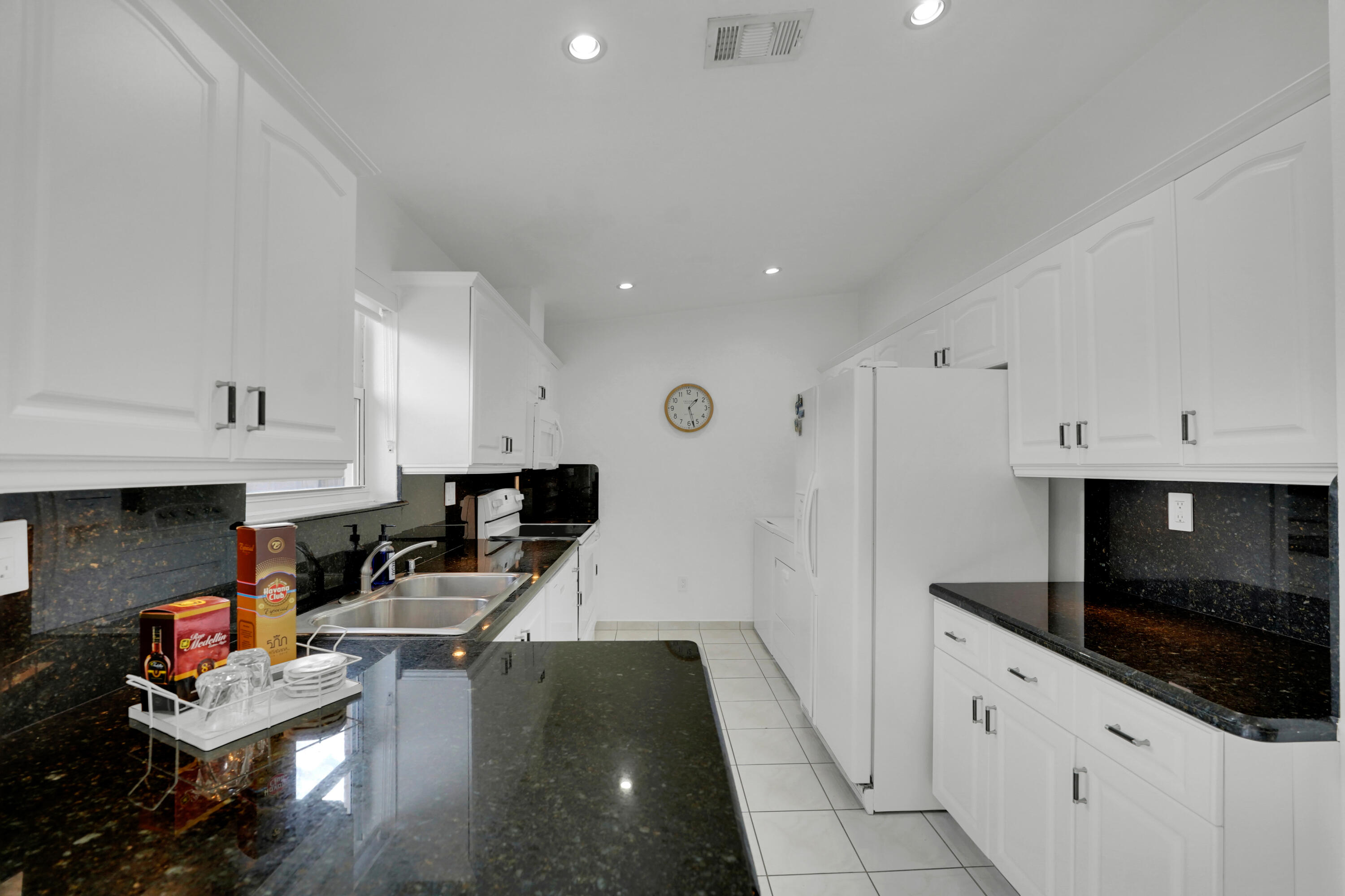 17255 Northwest 72nd Court Hialeah, FL 33015 - Photo 12 of 51 DSC03009